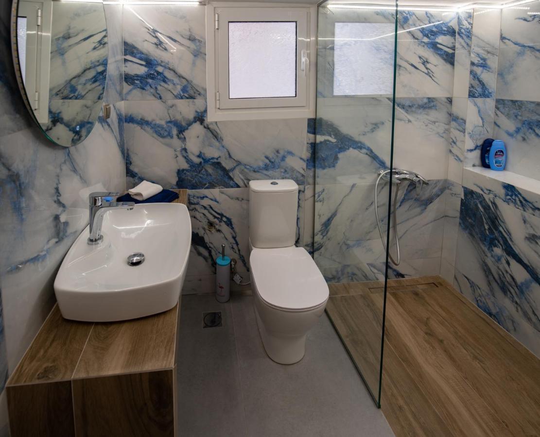 Max Blue Apartment, A Stay Like No Other Piræus Eksteriør billede