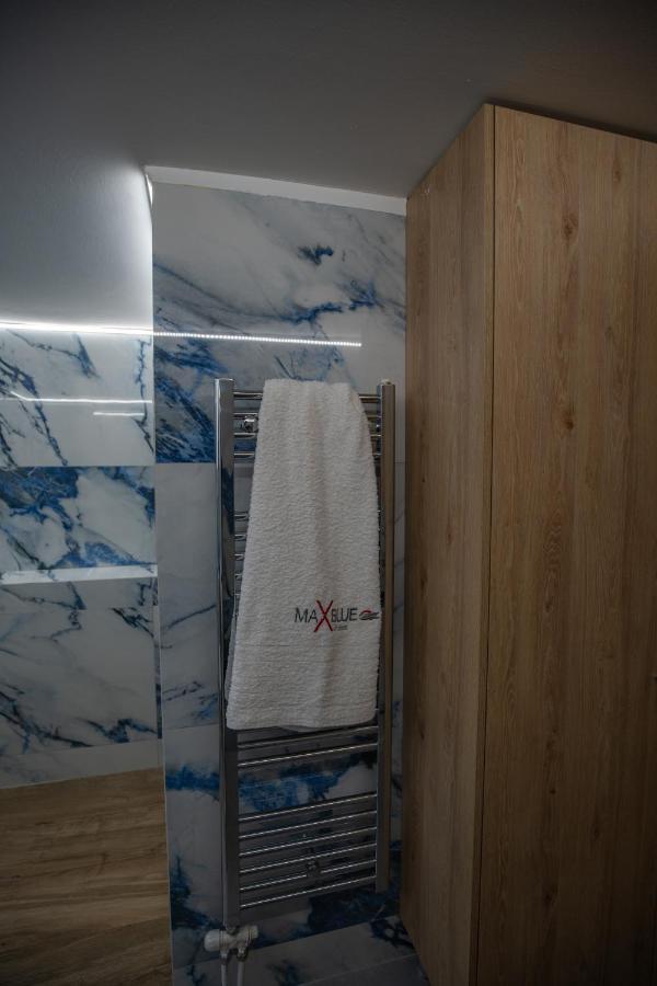 Max Blue Apartment, A Stay Like No Other Piræus Eksteriør billede