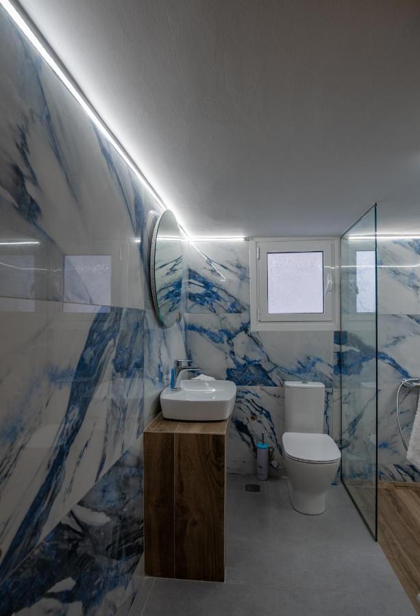 Max Blue Apartment, A Stay Like No Other Piræus Eksteriør billede