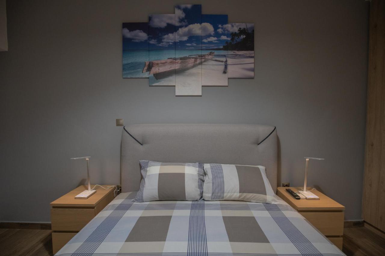 Max Blue Apartment, A Stay Like No Other Piræus Eksteriør billede